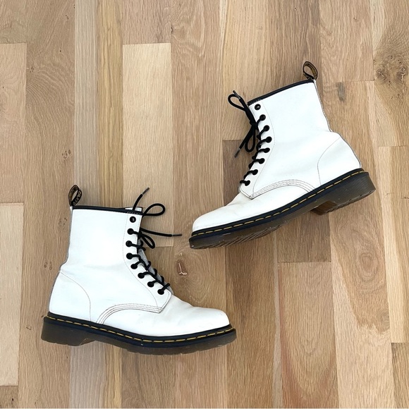 Dr. Martens 1460 Smooth Leather White 8-Eye Lace Up 11821 Combat Docs Boots 9 - Picture 8 of 10